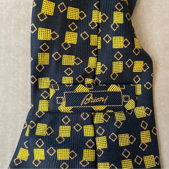 Brioni Roma Black and Gold Geometric Tie - Picture 6 of 9